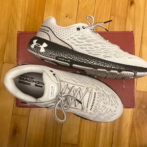 Under Armour UA W HOVR MACHINA running shoes / Size 12